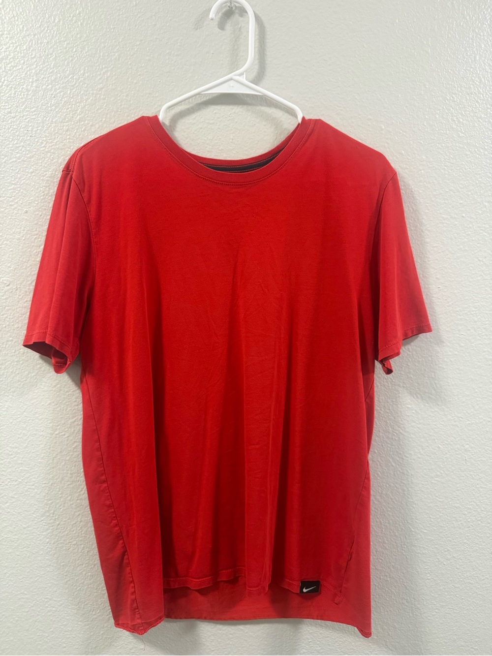 Nike Red Short-Sleeve Crewneck Tee with Subtle Logo